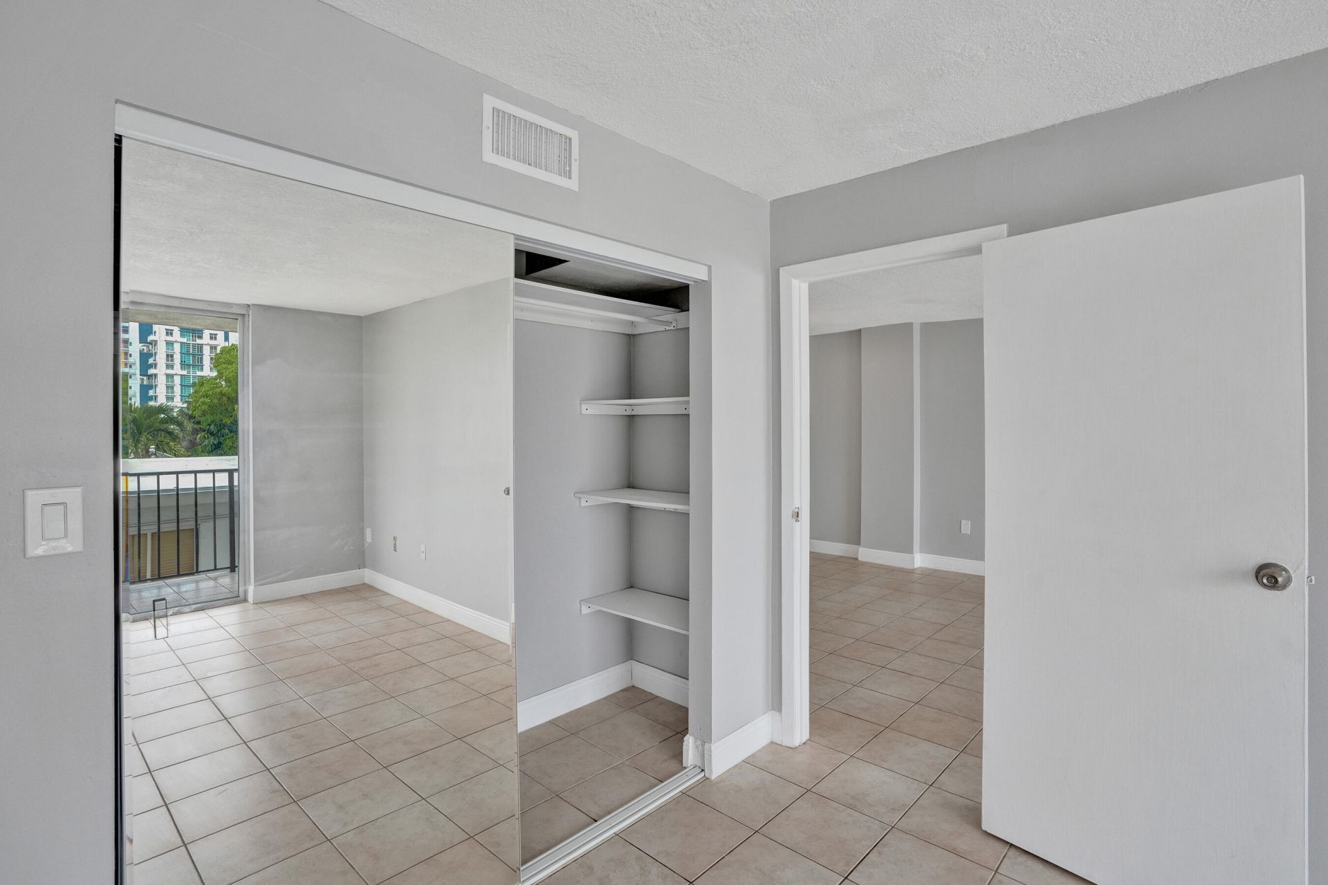 7601 Byron Avenue, Unit 3C, Miami Beach, FL 33141 Photo
