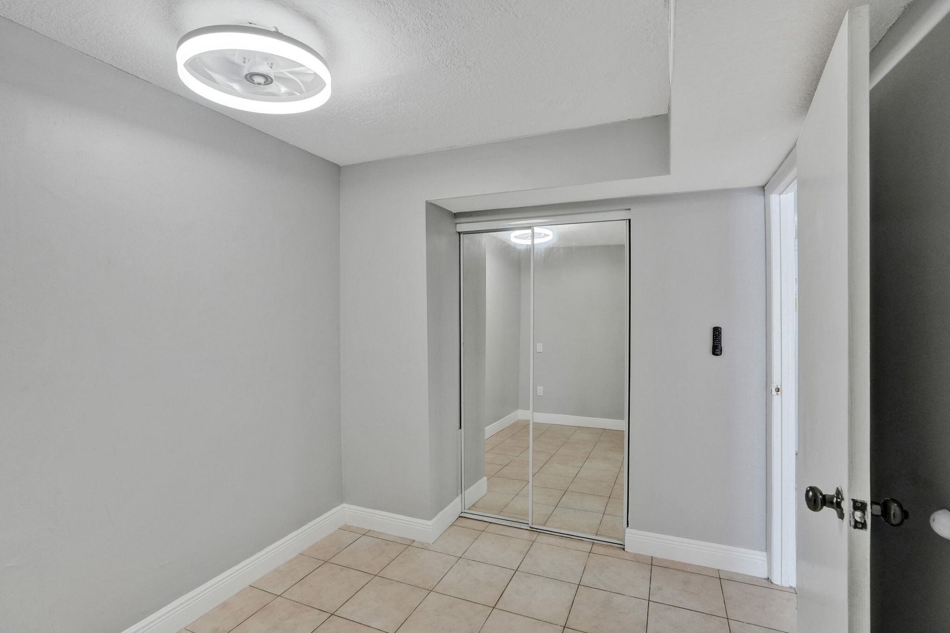 7601 Byron Avenue, Unit 3C, Miami Beach, FL 33141 Photo
