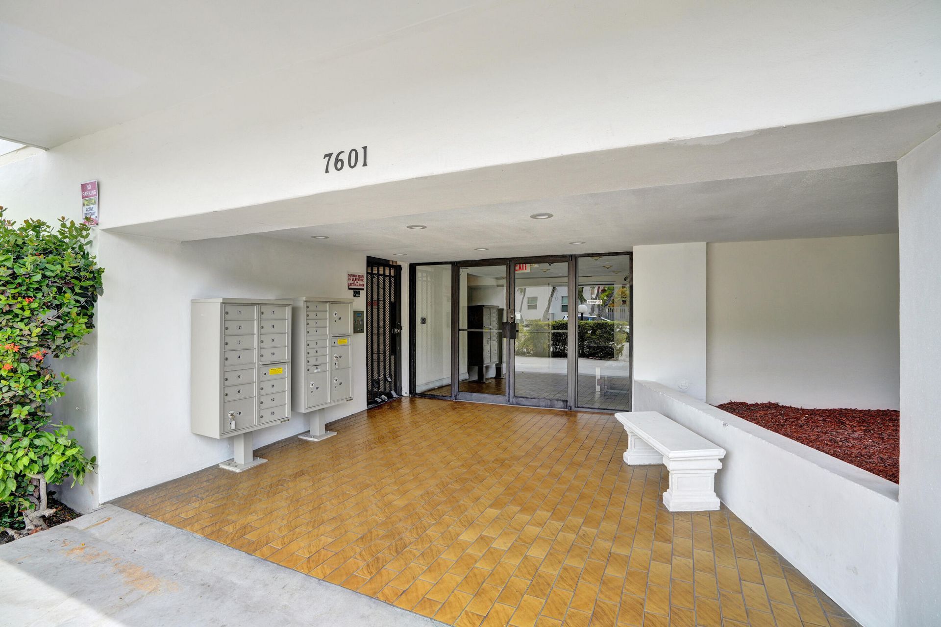 7601 Byron Avenue, Unit 3C, Miami Beach, FL 33141 Photo