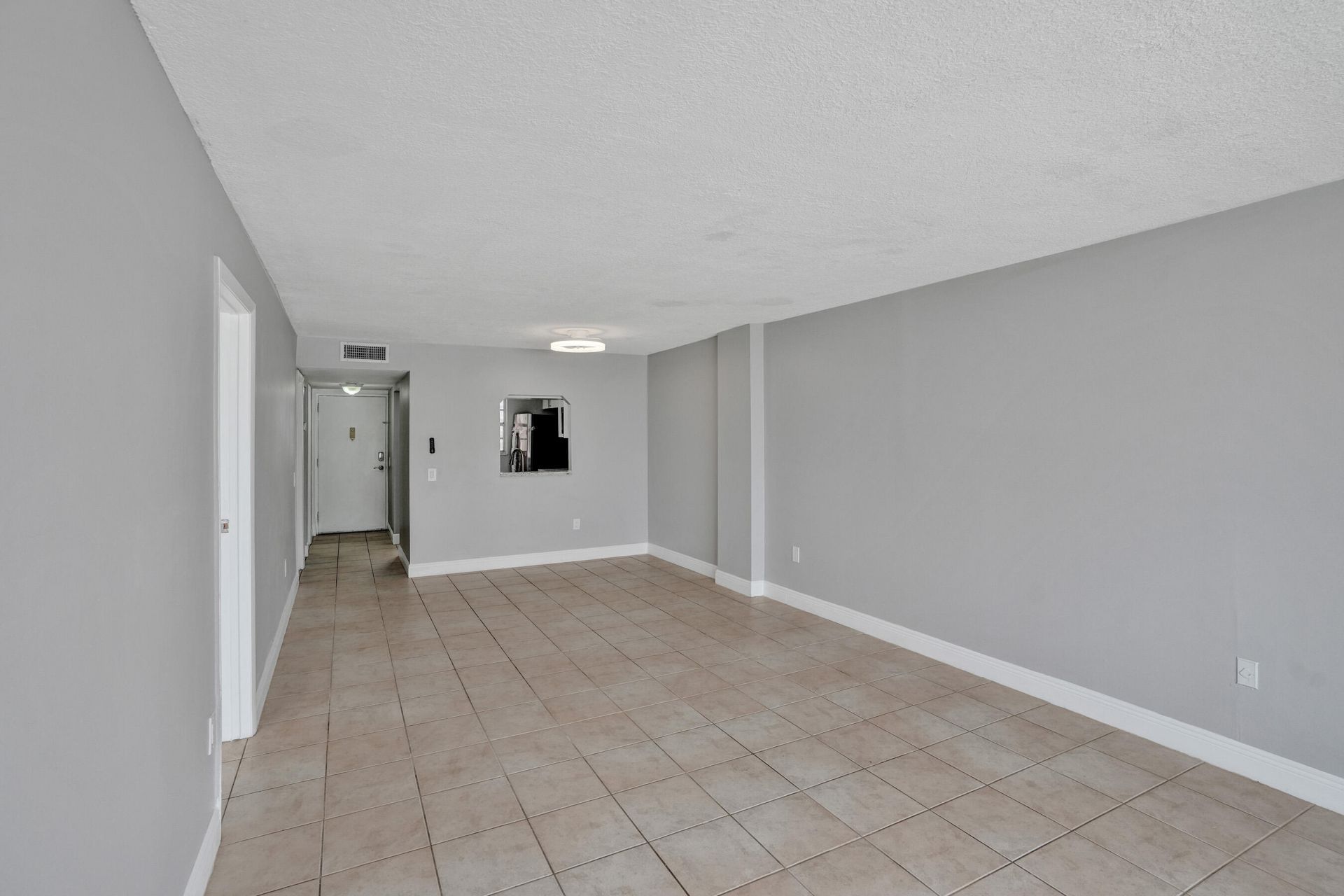 7601 Byron Avenue, Unit 3C, Miami Beach, FL 33141 Photo