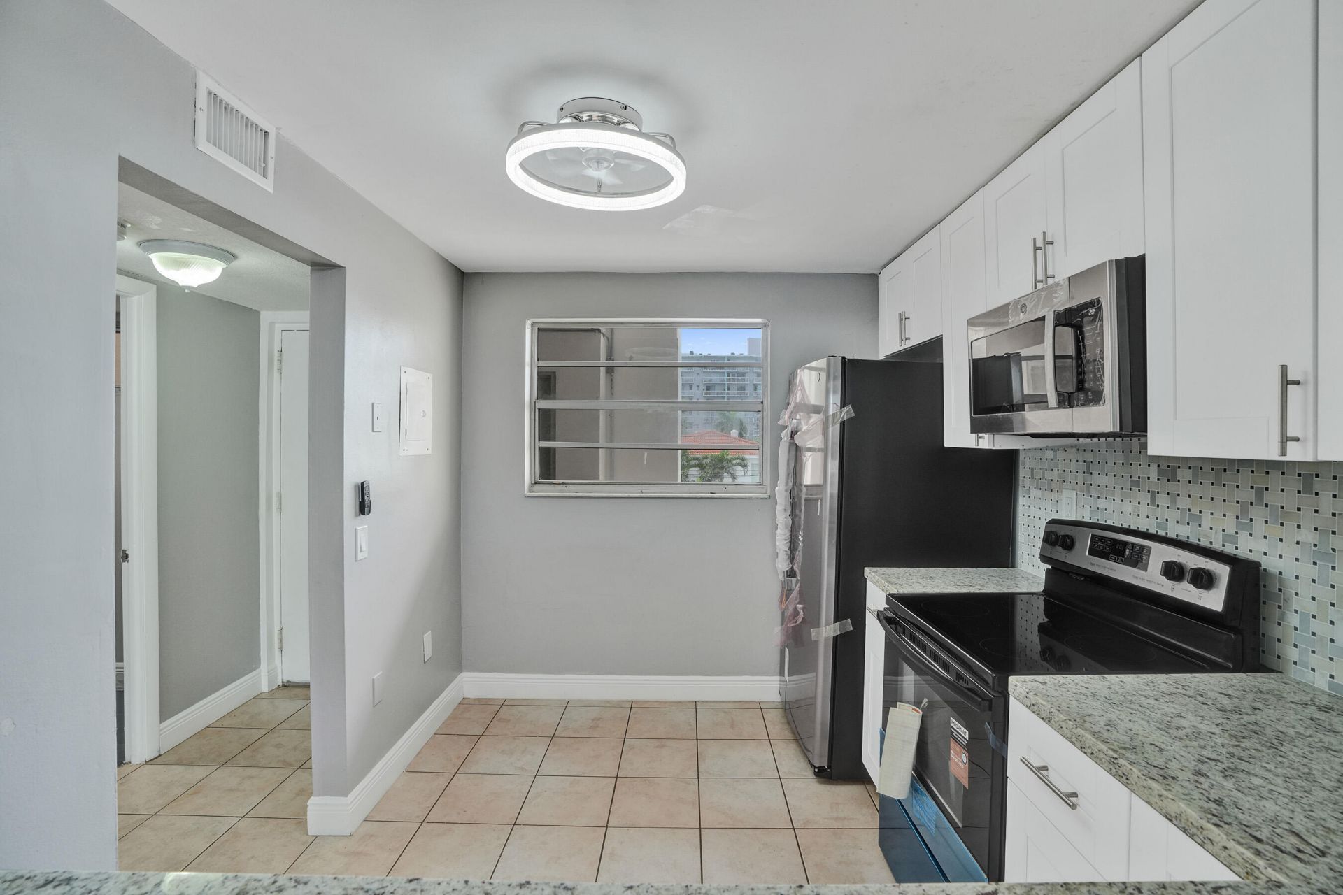 7601 Byron Avenue, Unit 3C, Miami Beach, FL 33141 Photo