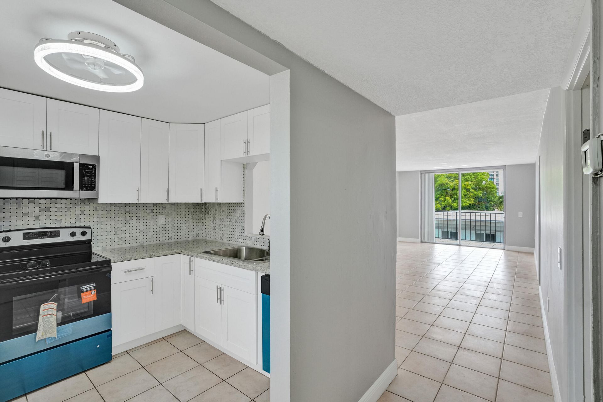 7601 Byron Avenue, Unit 3C, Miami Beach, FL 33141 Photo