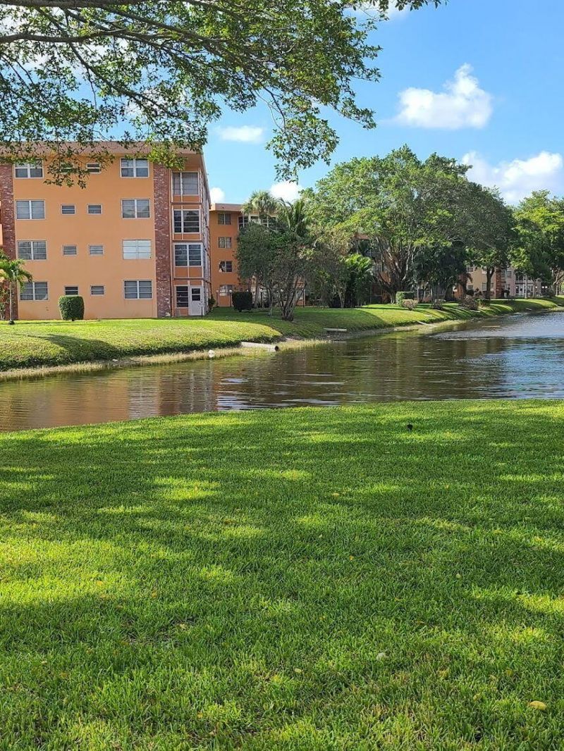 2901 NW 46th Avenue, Unit 405, Lauderdale Lakes, FL 33313 Photo