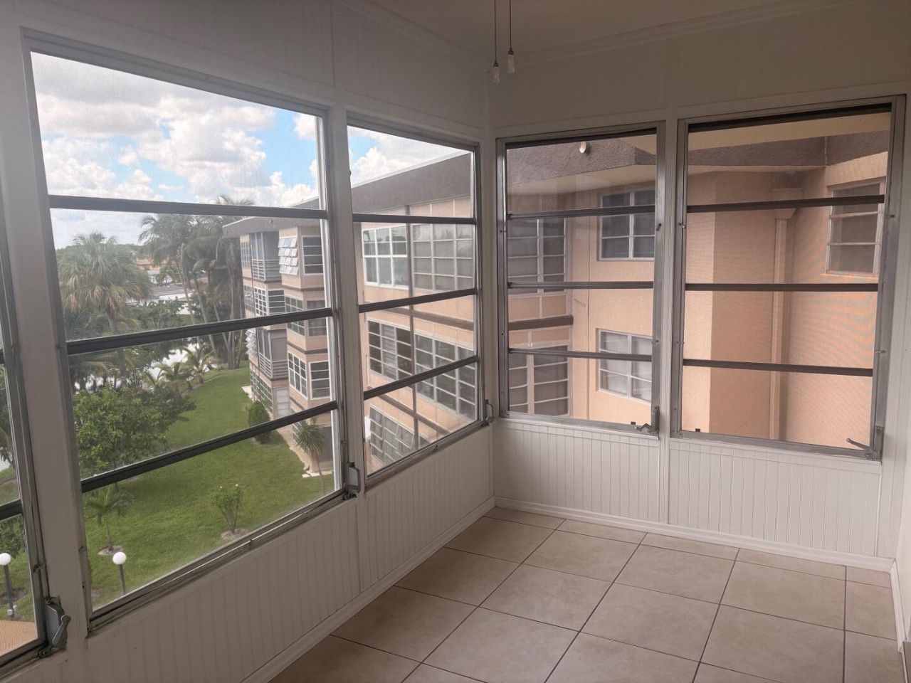2901 NW 46th Avenue, Unit 405, Lauderdale Lakes, FL 33313 Photo