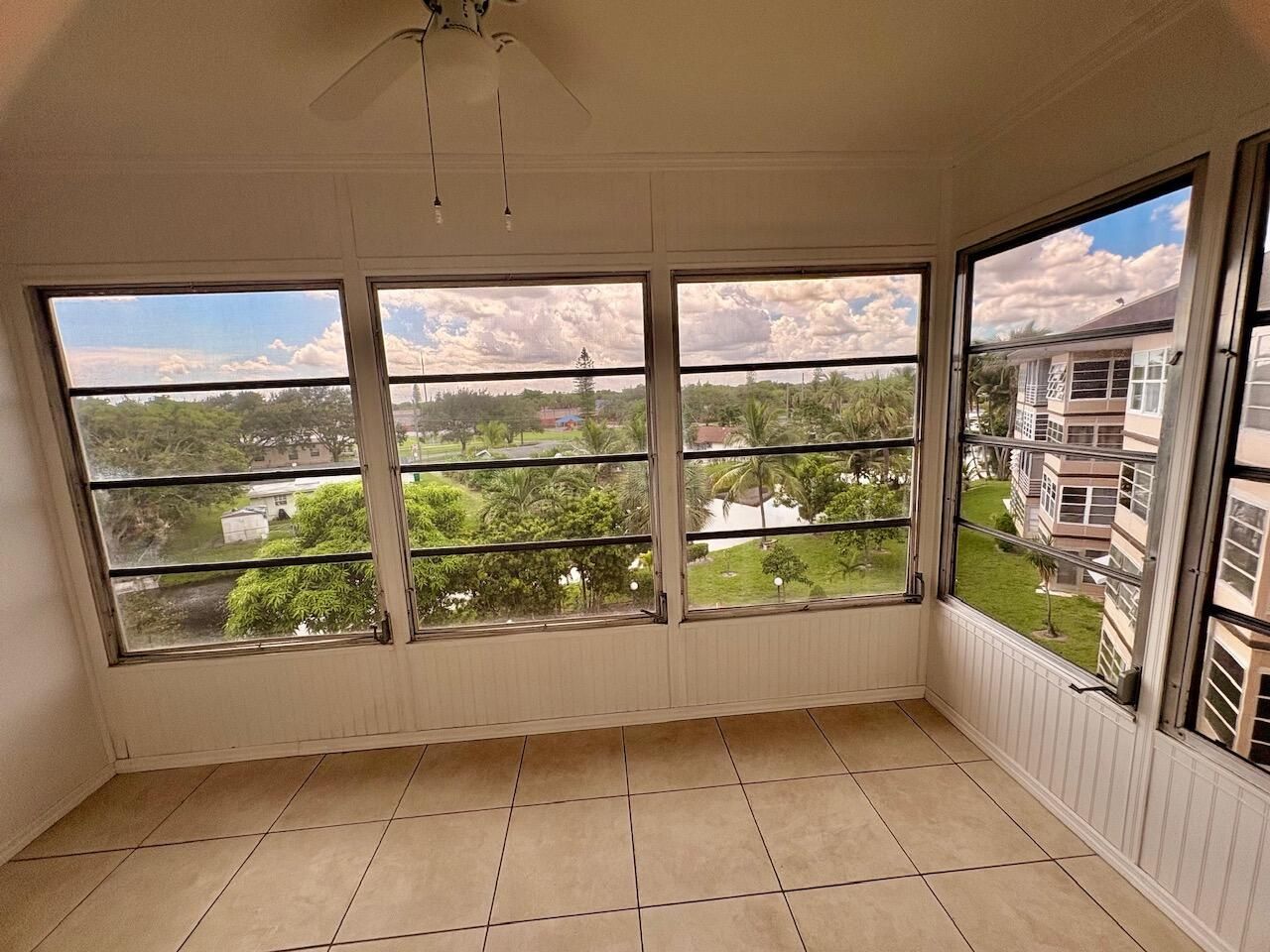 2901 NW 46th Avenue, Unit 405, Lauderdale Lakes, FL 33313 Photo