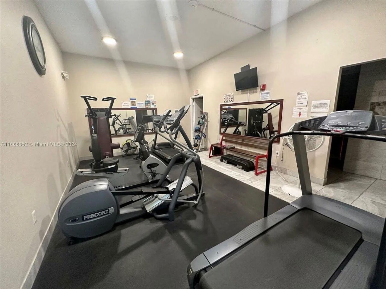 2901 NW 46th Avenue, Unit 405, Lauderdale Lakes, FL 33313 Photo