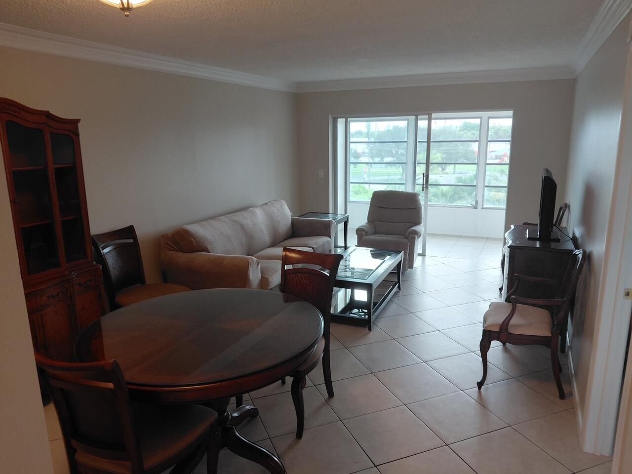 2901 NW 46th Avenue, Unit 405, Lauderdale Lakes, FL 33313 Photo