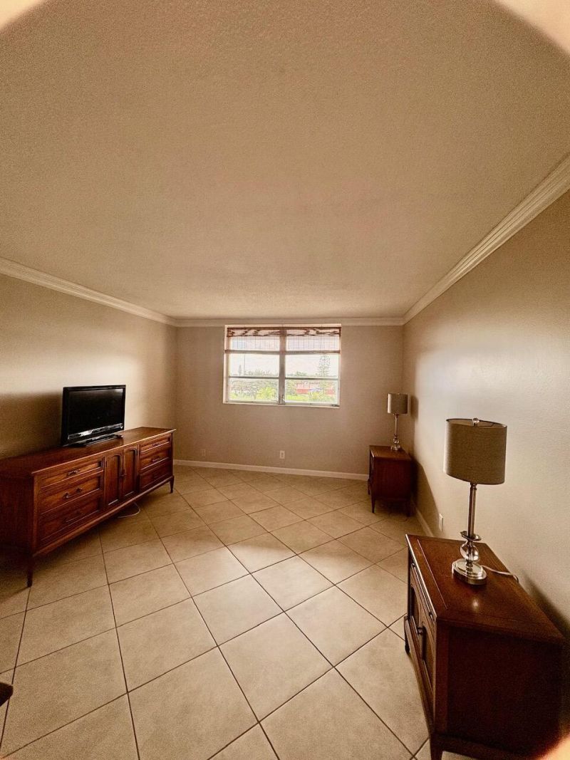 2901 NW 46th Avenue, Unit 405, Lauderdale Lakes, FL 33313 Photo