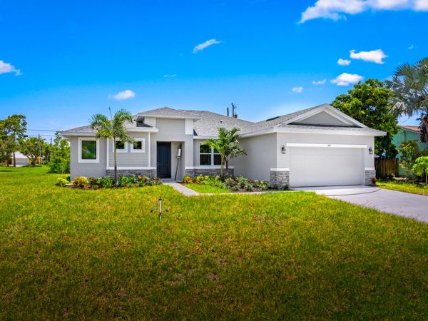 380 SW Kestor Drive, Port St. Lucie, FL 34953