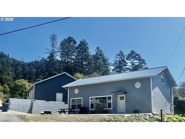 33050 HILLSIDE ACRES RD, Gold Beach, OR 97444