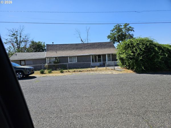 512 B ST, Umatilla, OR 97882
