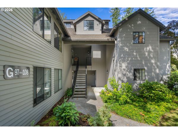 4000 CARMAN DR, Lake Oswego, OR 97035