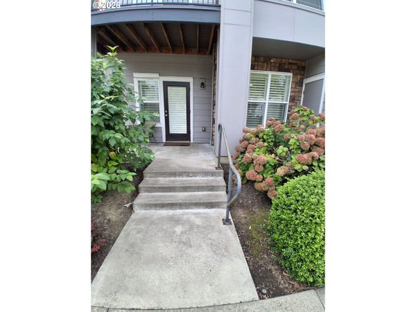 10829 NE RED WING WAY, Unit 102, Hillsboro, OR 97006