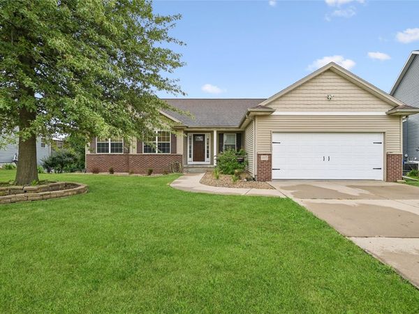 507 Limerock NW, Cedar Rapids, IA 52405
