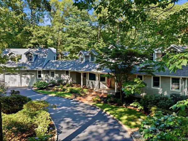 31 Crosby Place, Cold Spring Harbor, NY 11724