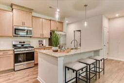 150 Cascade Dr. photo 4