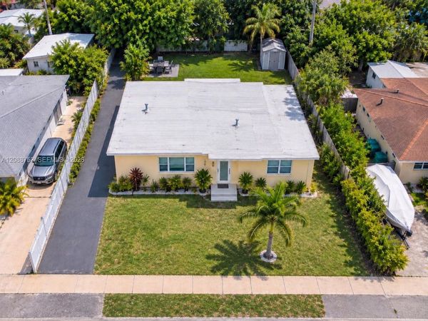 745 NW 126th St, North Miami, FL 33168