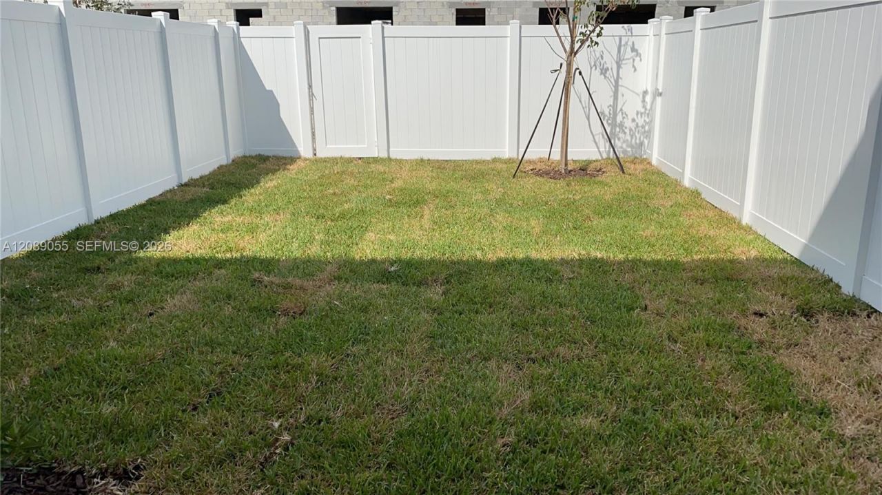 10948 W 32nd Ln, Hialeah, FL 33018 Photo