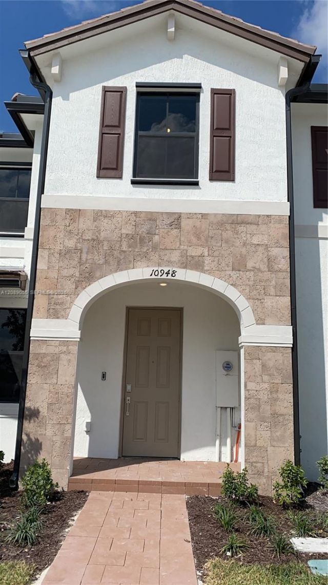 10948 W 32nd Ln, Hialeah, FL 33018 Photo