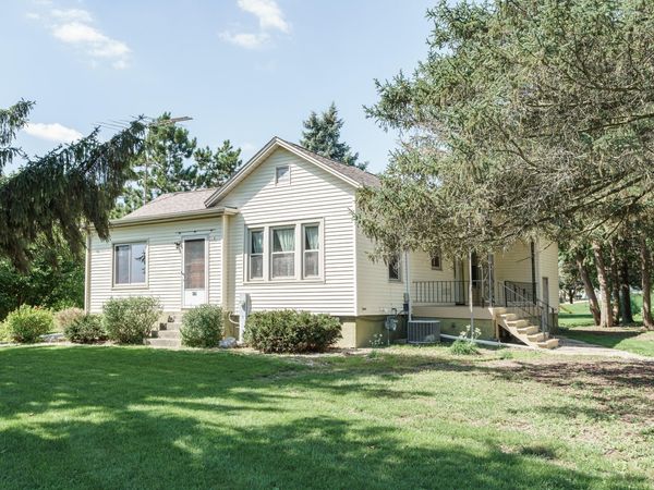 672 Milford St, Watertown, WI 53094