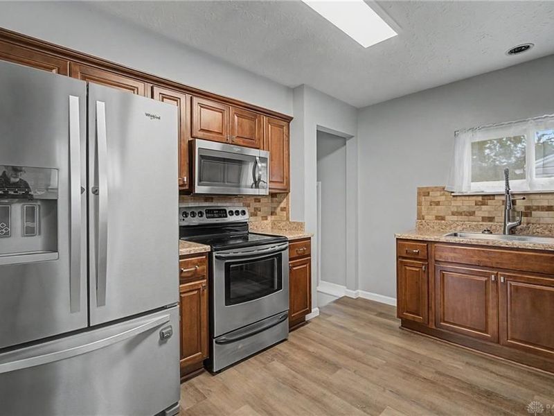 5623 Bayside Drive, Riverside, OH 45431 Photo 10