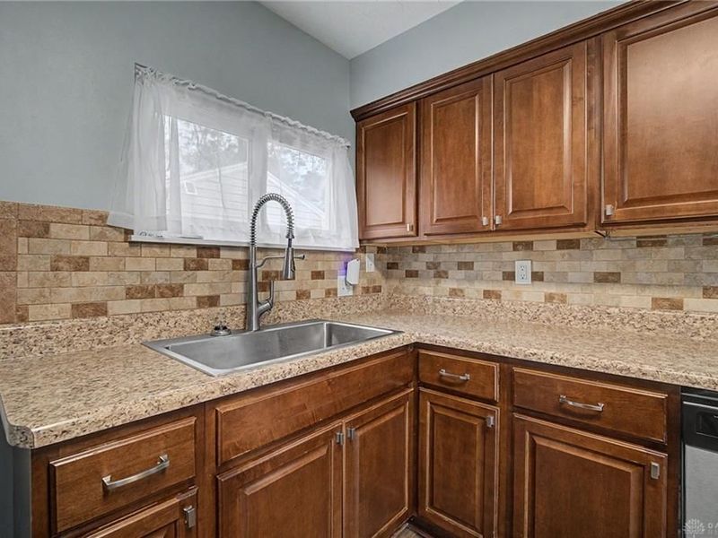 5623 Bayside Drive, Riverside, OH 45431 Photo 11
