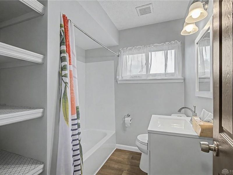 5623 Bayside Drive, Riverside, OH 45431 Photo 13