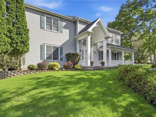 1 Morning Woods Lane, Rochester, NY 14625