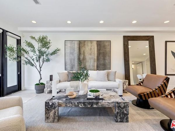 11715 Chenault Street, Unit 102, Los Angeles, CA 90049