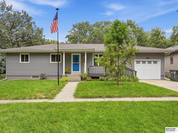 422 W 3rd Street, Wahoo, NE 68066