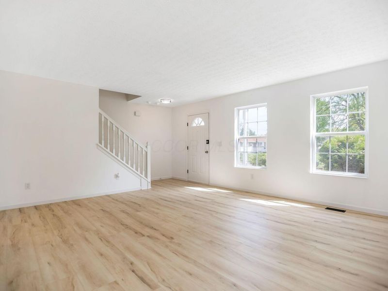4745 Ascot Drive, Columbus, OH 43229 Photo 7