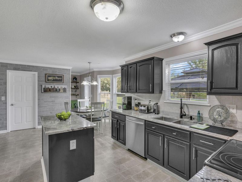 933 Sandrock Avenue, Reynoldsburg, OH 43068 Photo 12