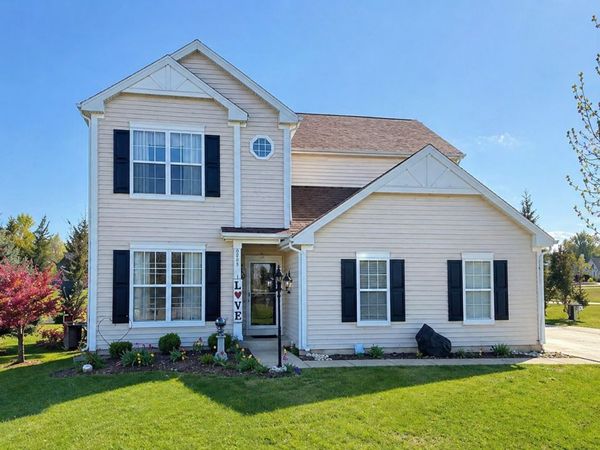 2039 Greenview Drive , Woodstock, IL 60098