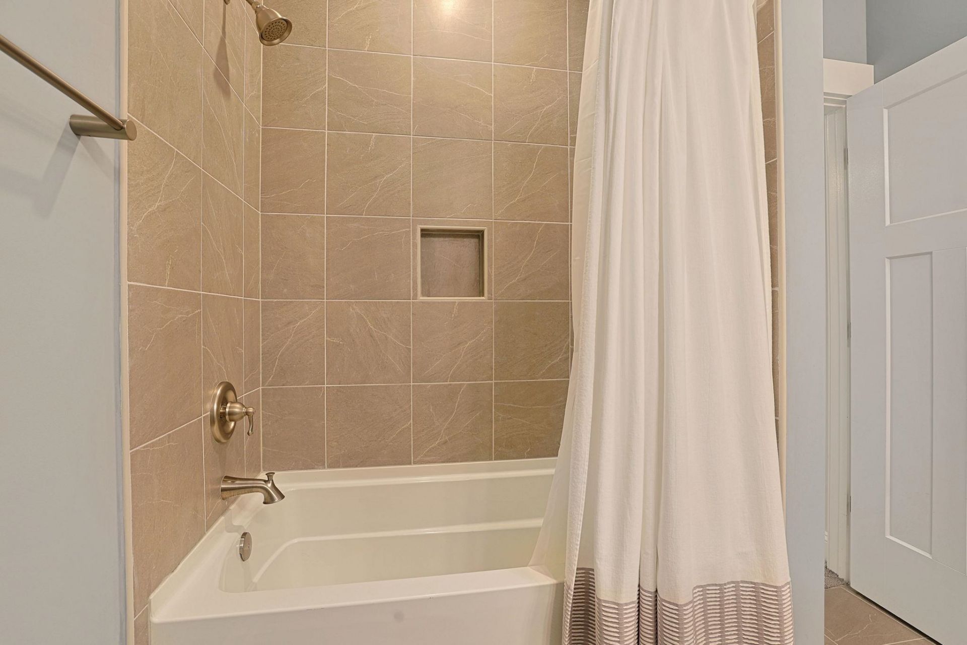 491 Promenade Dr. Photo 25