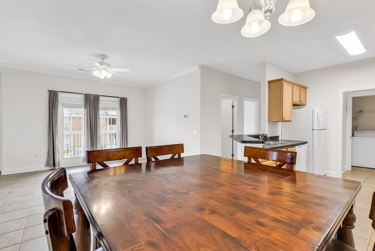 2061 Silvercrest Dr.  Photo 13