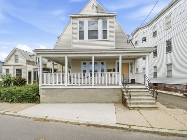 32 Irwin St, Unit 1, Winthrop, MA 02152
