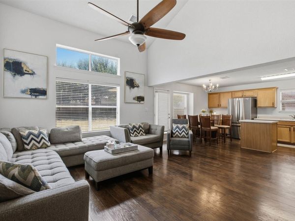 912 Sweet Leaf LN, Pflugerville, TX 78660