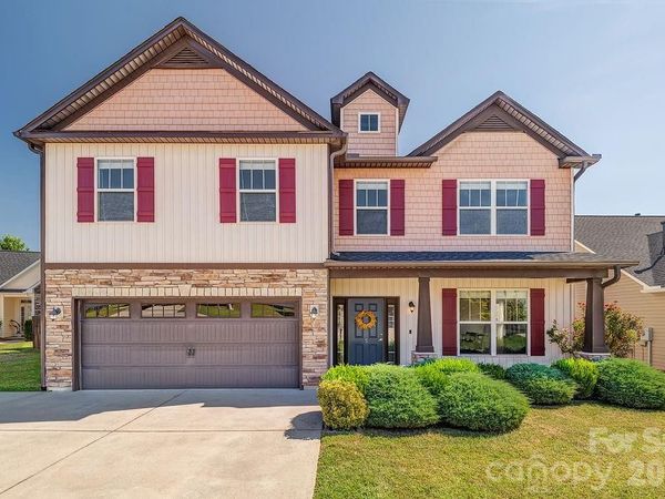 5 Breyerton Court, Asheville, NC 28804