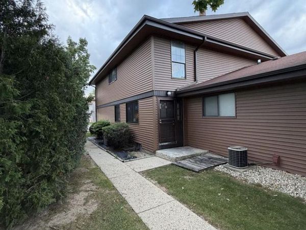 6972 N Raintree COURT, Milwaukee, WI 53223