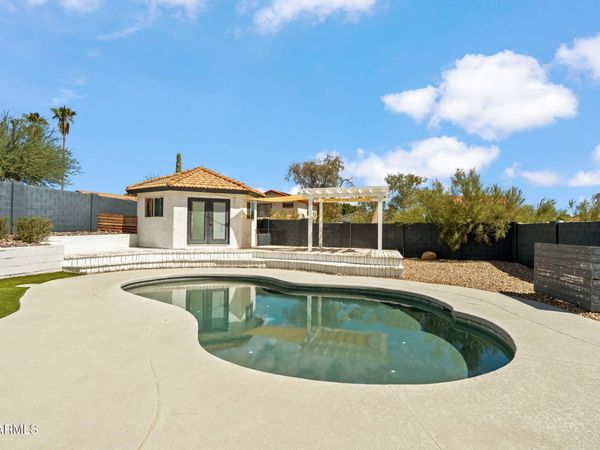 4330 E VAUGHN Drive, Phoenix, AZ 85044
