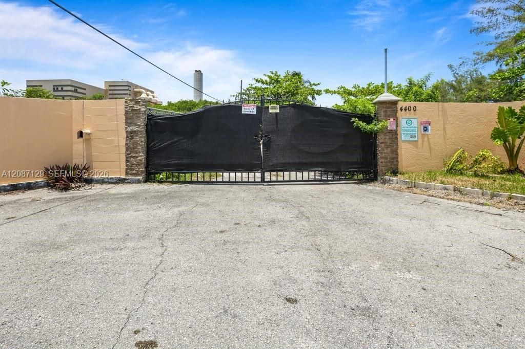 4400 SW 42nd Ter, Dania Beach, FL 33314 Photo
