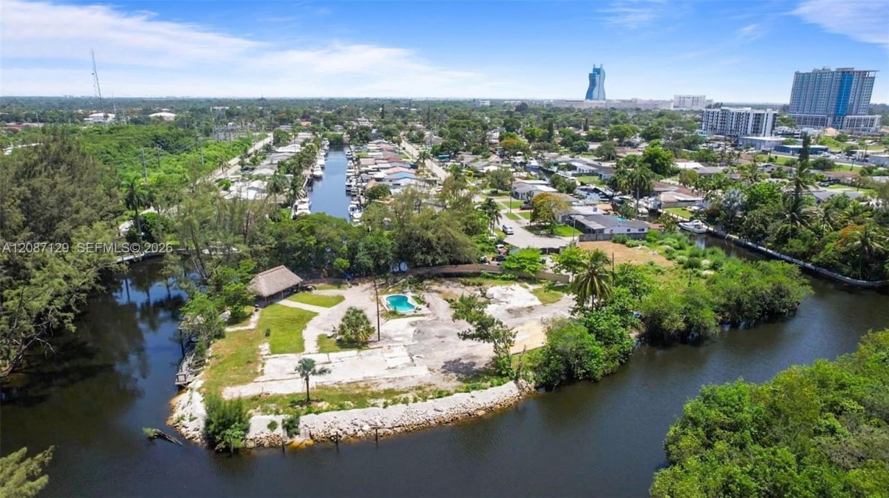 4400 SW 42nd Ter, Dania Beach, FL 33314 Photo