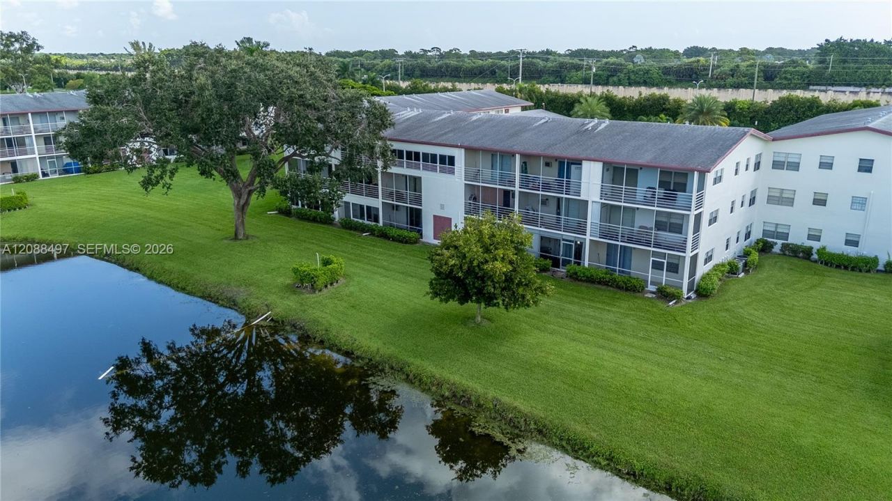 523 Fanshaw M, Unit 523, Boca Raton, FL 33434 Photo
