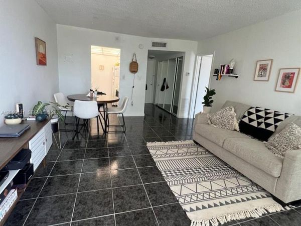 2350 NE 135th St, Unit 208, North Miami, FL 33181