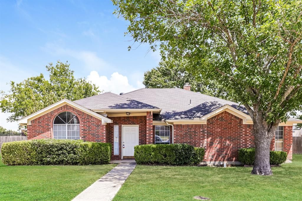 912 Winterbury Court, Desoto, TX 75115 Main Photo