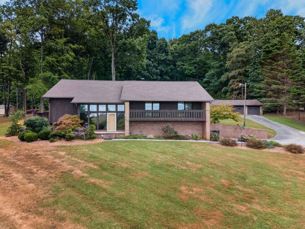 906 N Morelock Road, Morristown, TN 37814