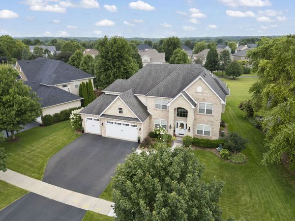 1122 Clearwater Drive, Yorkville, IL 60560