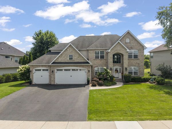 1122 Clearwater Drive, Yorkville, IL 60560