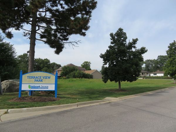 17W071 Hodges Road , Oakbrook Terrace, IL 60181