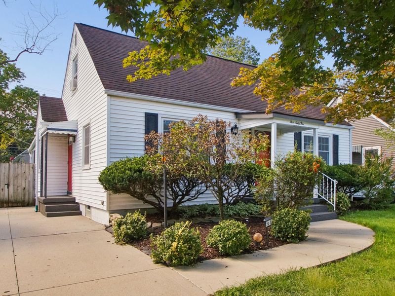 565 Northridge Road, Columbus, OH 43214 Photo 2